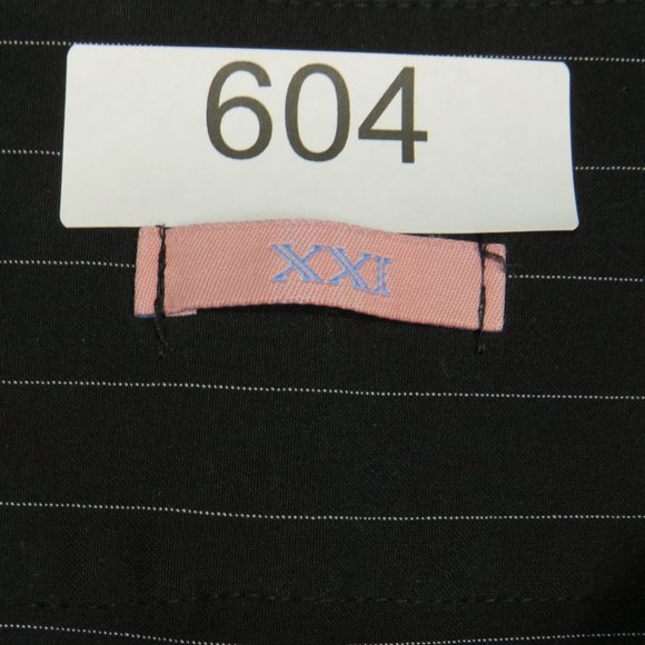 XXI* Women's Front Zipper Hook Button Closure Dress Pants~ Size Medium - Picture 4 of 9